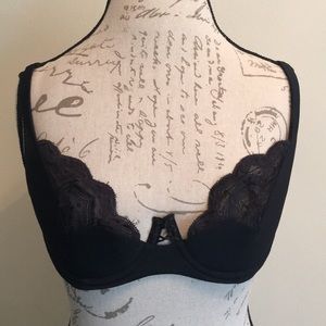 NWOT Victoria’s Secret Push Up ❤️